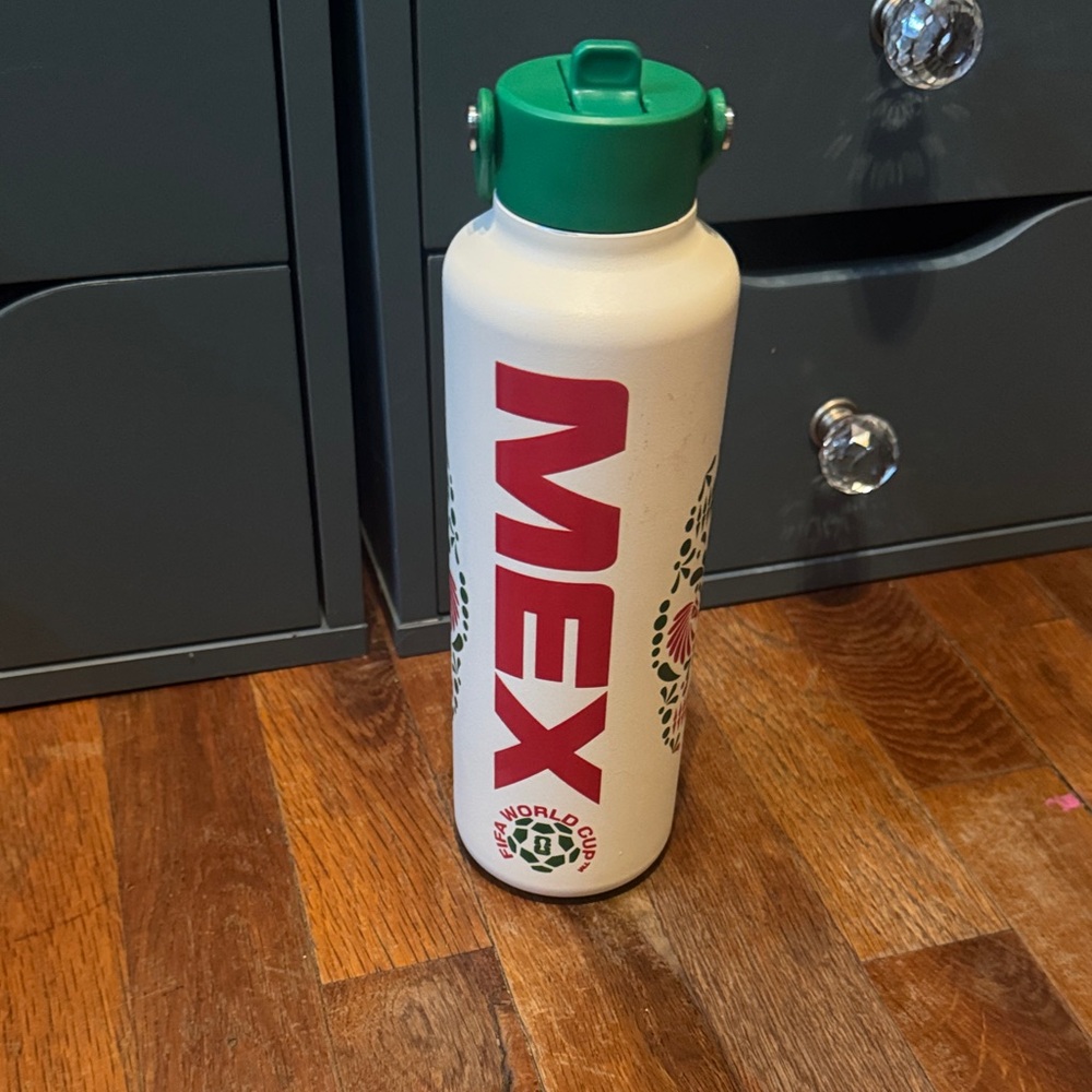 Mexico White and Green Sports Water Bottle